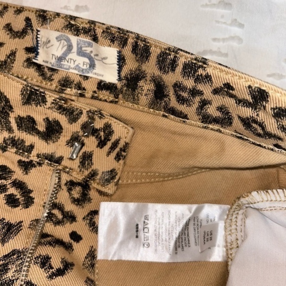 We The Free High Waist Leopard Print Shorts - Tan & Black - Picture 5 of 9